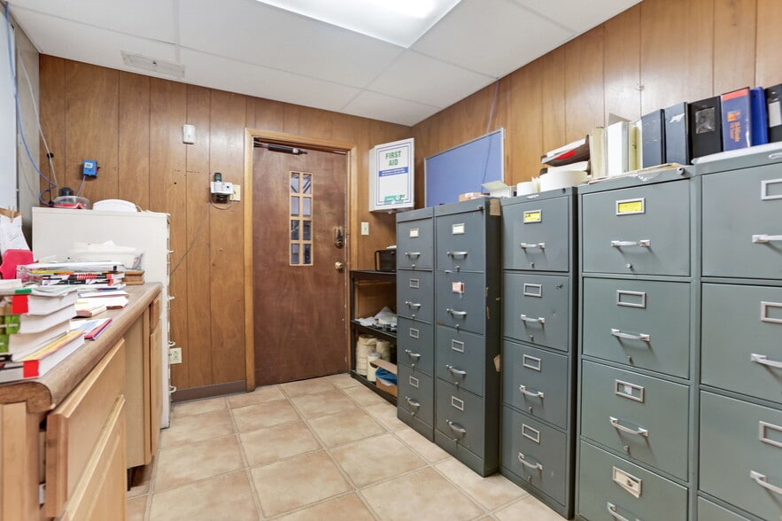 More Photos Of 2591 Harrison Rd, Columbus Warehouse For Sale