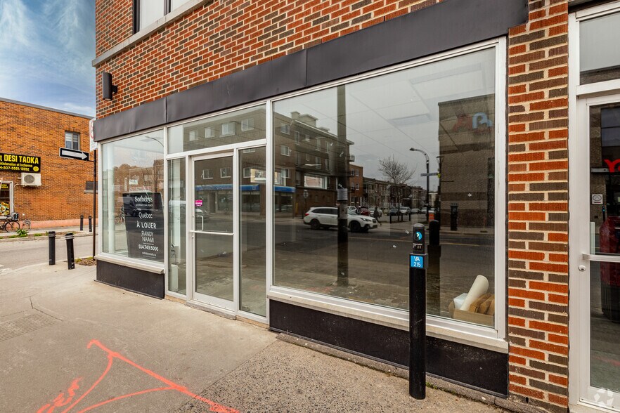 More Photos Of 800-802 Rue Jean-Talon O, Montréal Storefront Retail Residential For Sale
