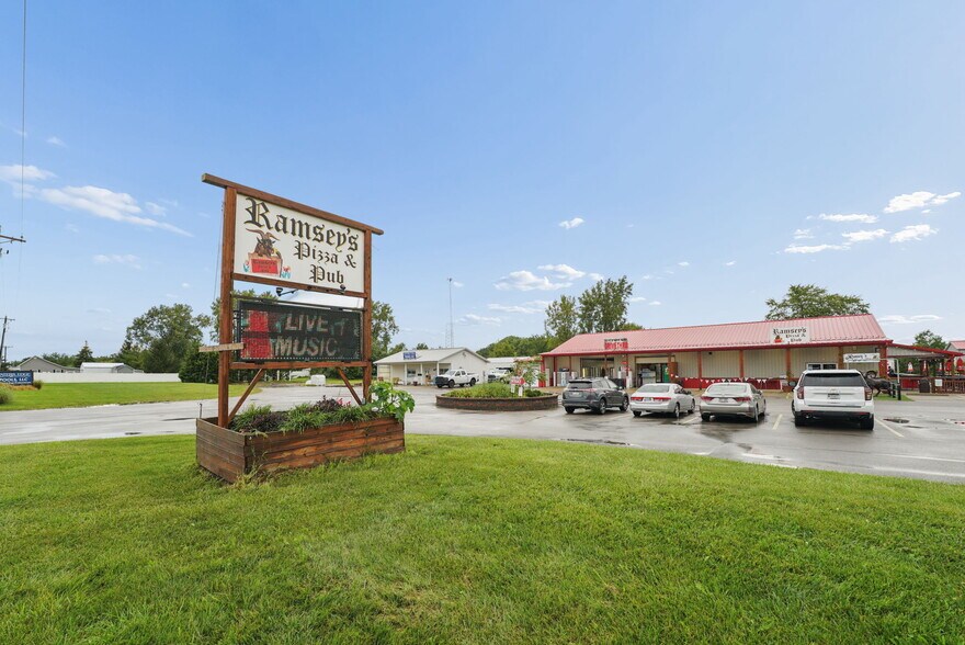 More Photos Of 21450 Northwest Pky, Marysville Restaurant For Sale