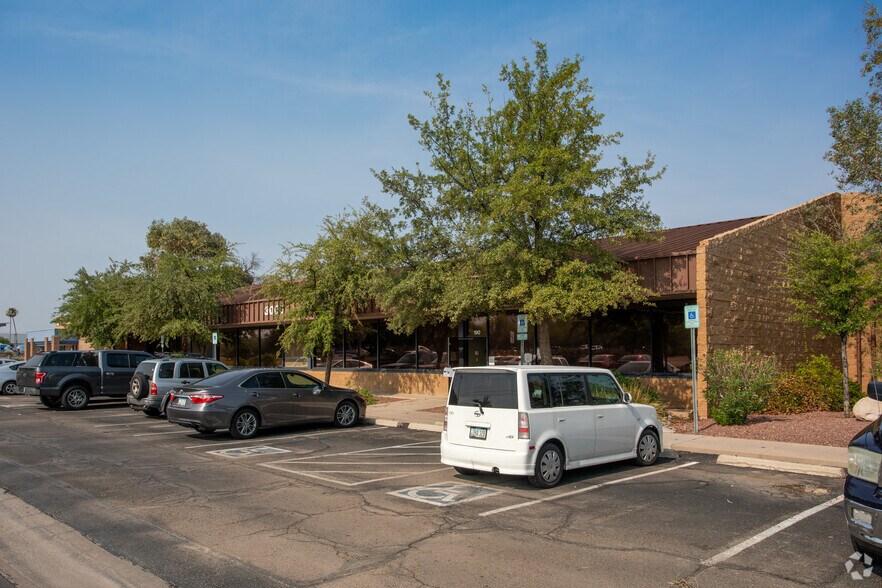 More Photos Of 3000 E Valencia Rd, Tucson Research And Development For Lease