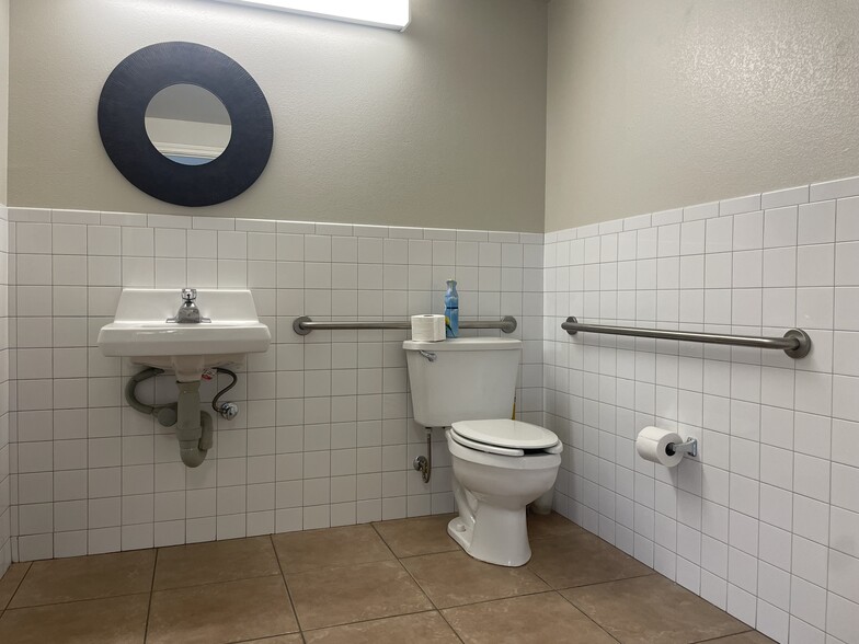 More Photos Of 3715 Santa Rosa Ave, Santa Rosa Warehouse For Lease