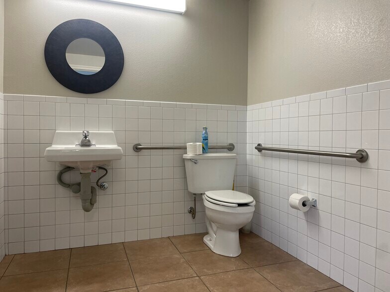 More Photos Of 3721 Santa Rosa Ave, Santa Rosa Warehouse For Lease