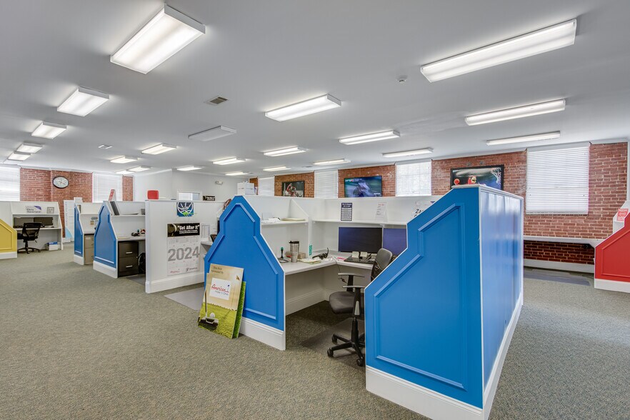 More Photos Of 55 Scott St, Buford Office For Sale