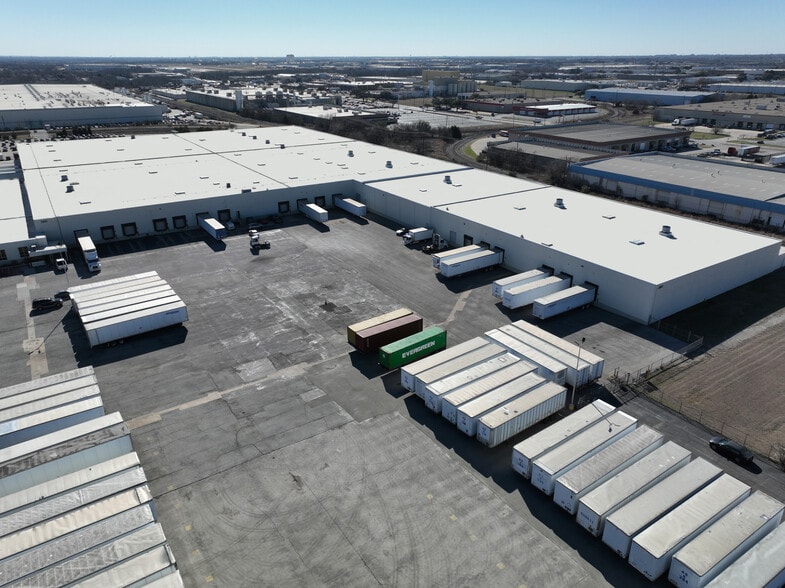 More Photos Of 2401 W Marshall Dr, Grand Prairie Warehouse For Lease