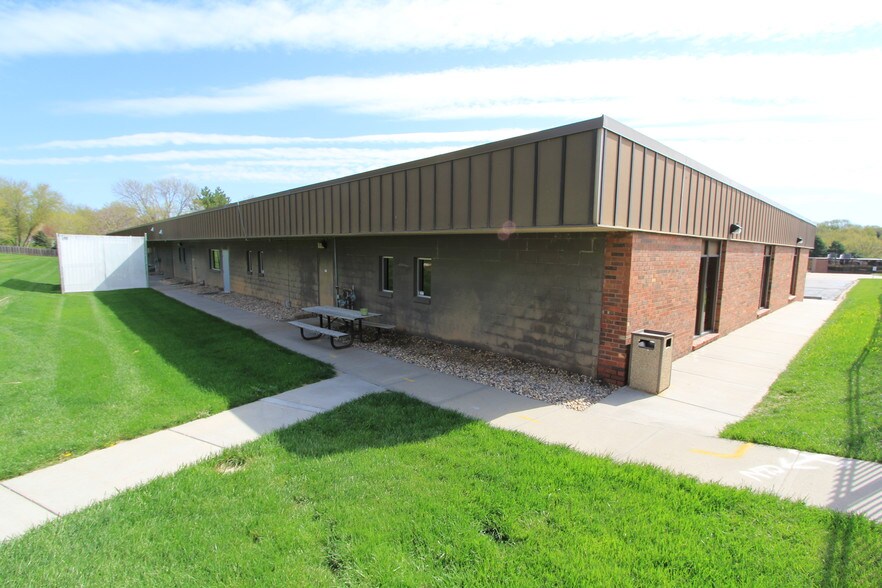 24242428 S 130th Cir, Omaha, NE 68144 Office For Lease