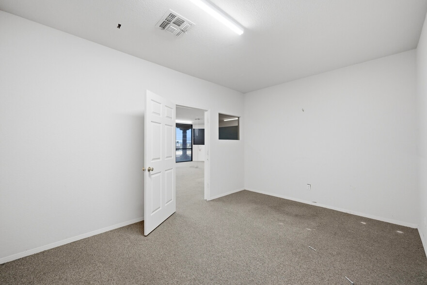 More Photos Of 3712 Highway 95, Bullhead City General Retail For Lease