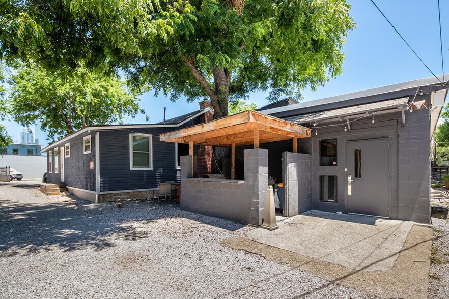 More Photos Of 1209 E Cesar Chavez St, Austin Loft Creative Space For Lease