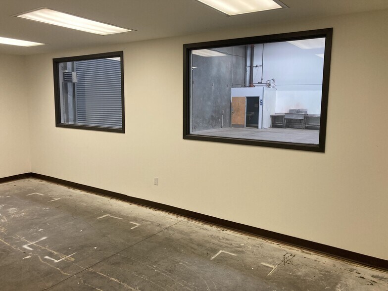 More Photos Of 1000 Quesada Ave, San Francisco Warehouse For Lease