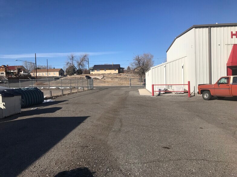 More Photos Of 510 S Federal Blvd, Riverton Industrial For Sale