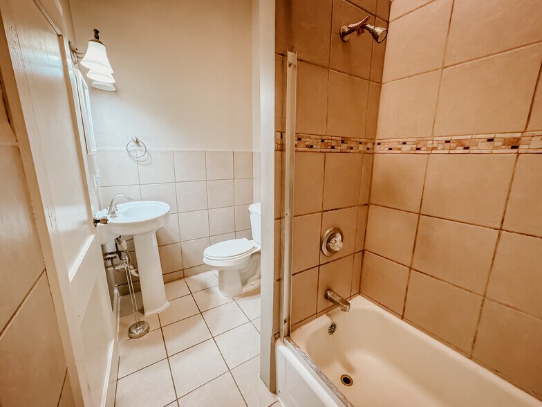 More Photos Of 10 S Silver St, Paola Office For Sale