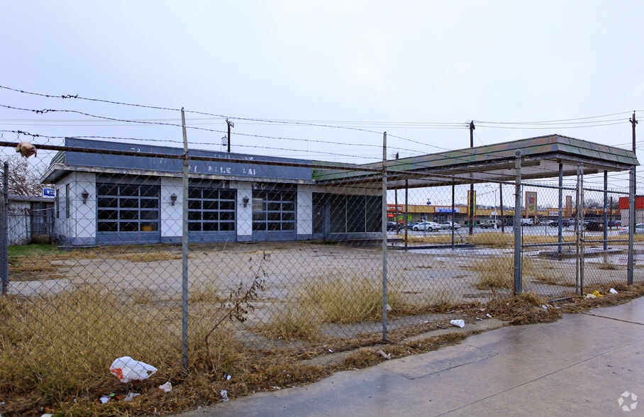 More Photos Of 2130 Austin Hwy, San Antonio General Retail For Sale