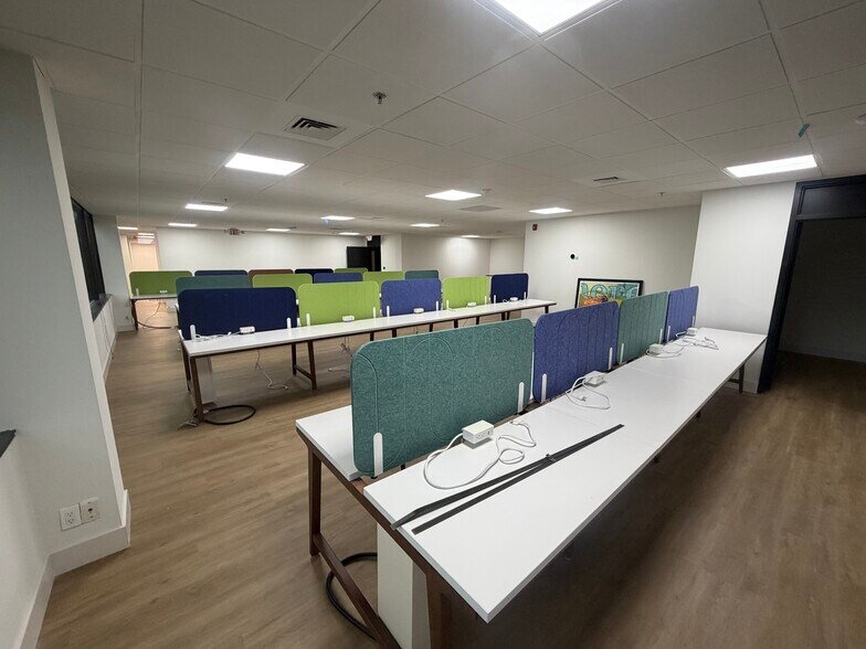 More Photos Of 6698 68th Ave N, Pinellas Park Office For Lease