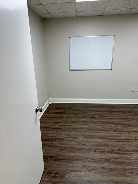 More Photos Of 12900-12940 SW 133rd Ct, Miami Office Residential For Lease