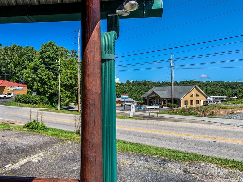 More Photos Of 3900 E First St, Blue Ridge Office Residential For Lease