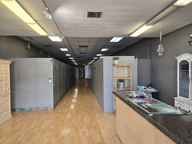 More Photos Of 1323-1465 S Broadway, Santa Maria Freestanding For Lease