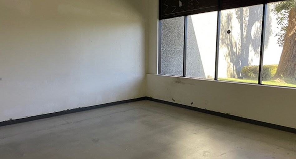 More Photos Of 829-833 Flynn Rd, Camarillo Manufacturing For Lease