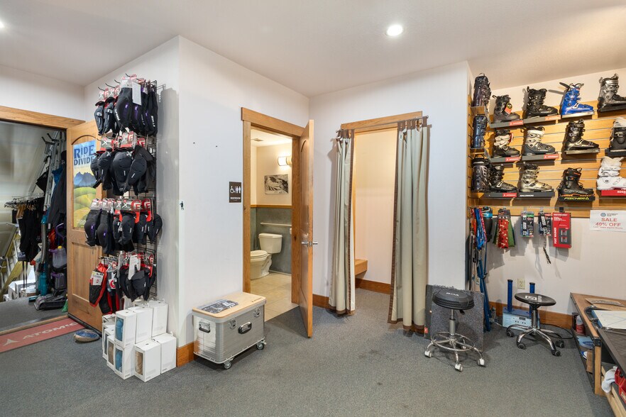 More Photos Of 442 Lincoln Ave, Steamboat Springs Mixed Retail For Sale
