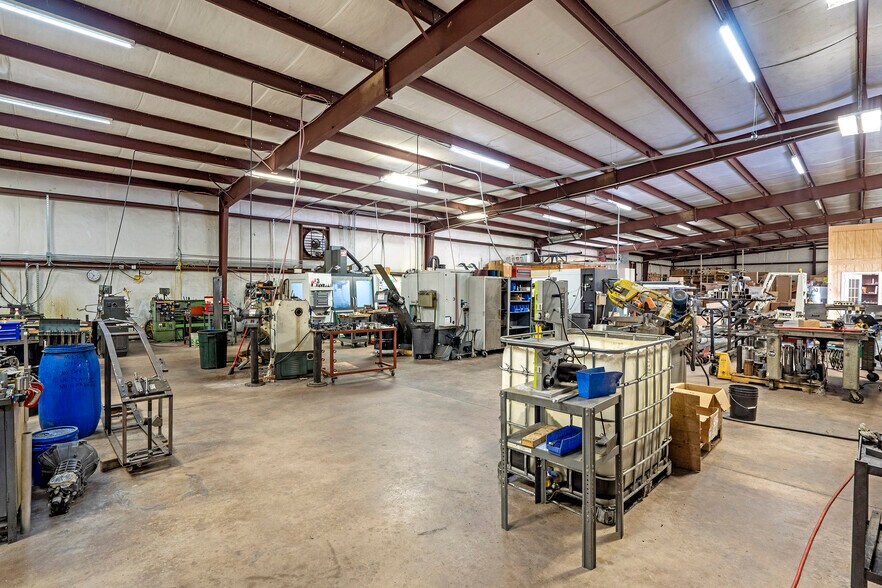 More Photos Of 3795 Evans Rd, Cumming Warehouse For Lease