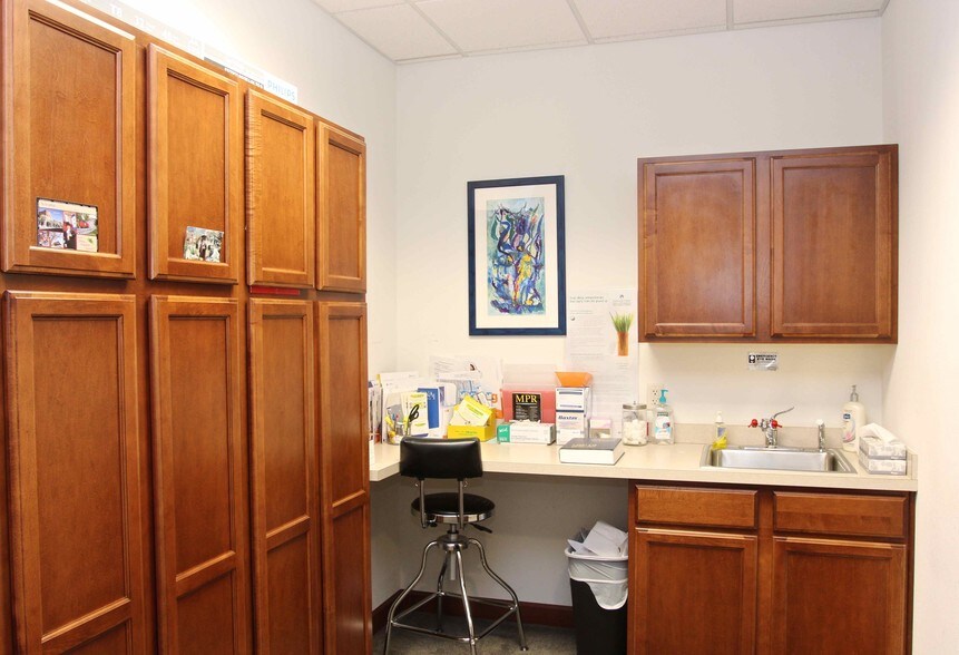 More Photos Of 5923 Renaissance Pl, Toledo Office For Lease