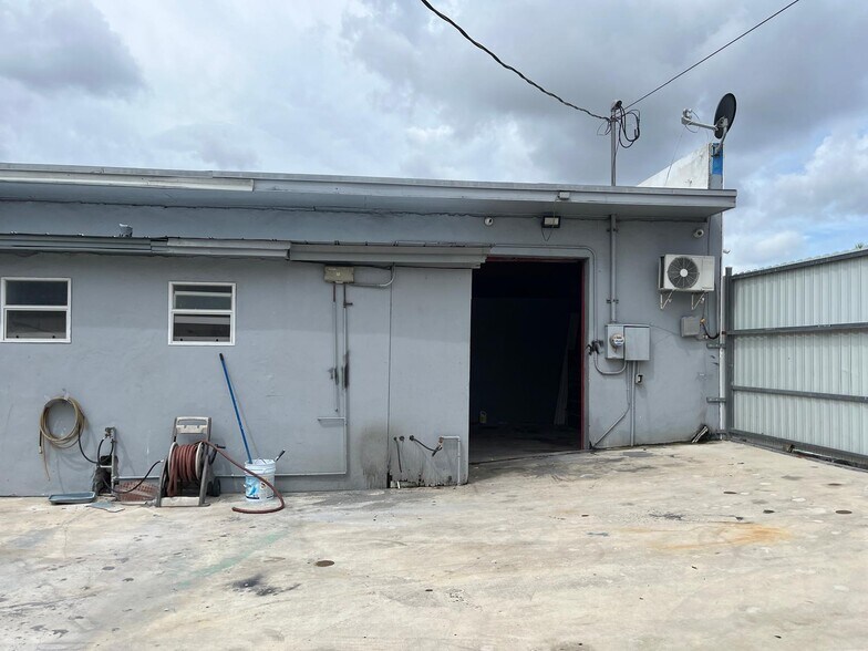 More Photos Of 2195 NW 27th Ave, Miami Freestanding For Sale