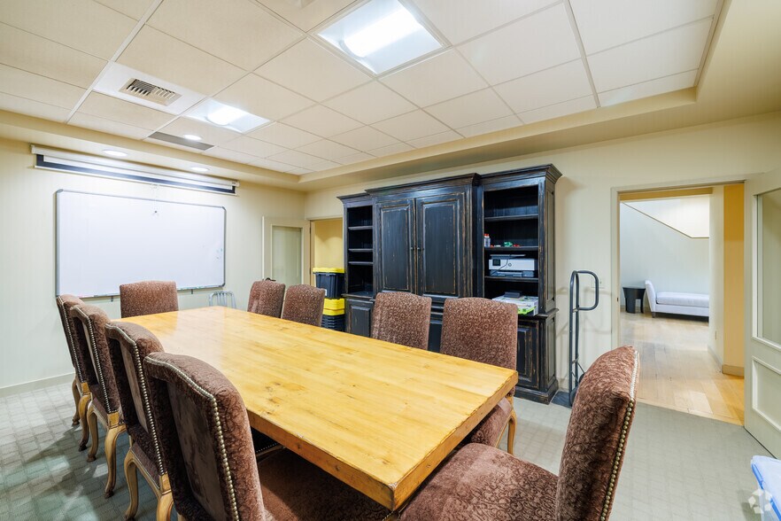 More Photos Of 1416 112th Ave NE, Bellevue Office For Lease