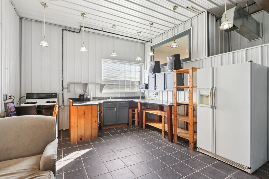 More Photos Of 680 Enterprise Dr, Lake Mills General Retail For Sale