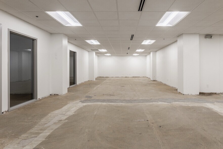 More Photos Of 36 S Pennsylvania St, Indianapolis Office For Lease