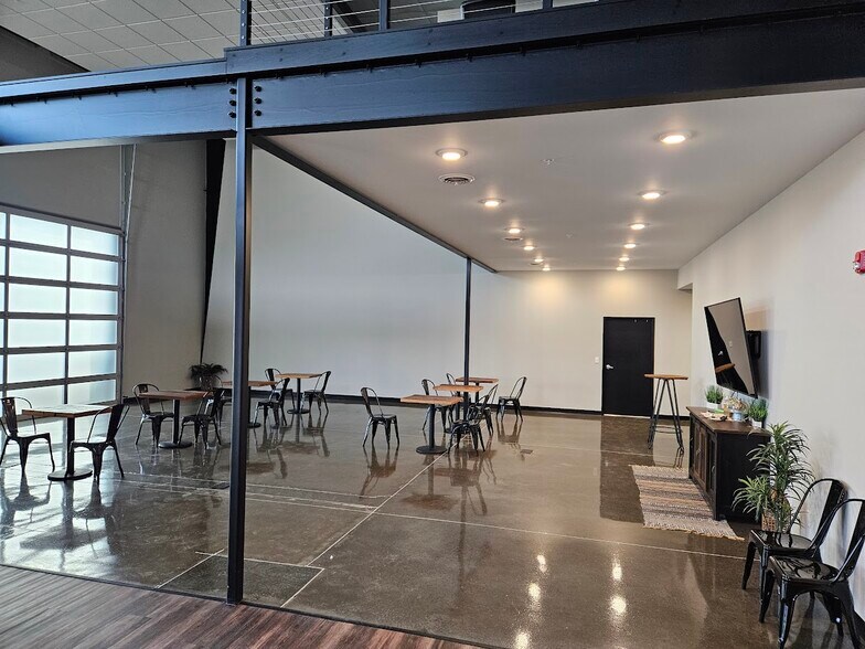 More Photos Of 1115 S Bell Ave, Ames Warehouse For Lease