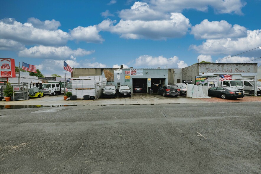 More Photos Of 181 N Main St, Freeport Flex For Sale