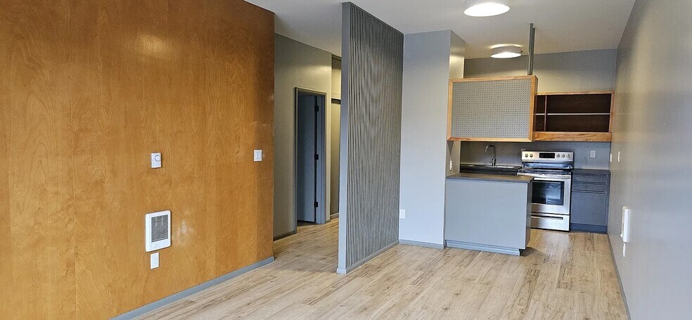 More Photos Of 1313 Hewitt Ave, Everett Storefront Retail Residential For Sale