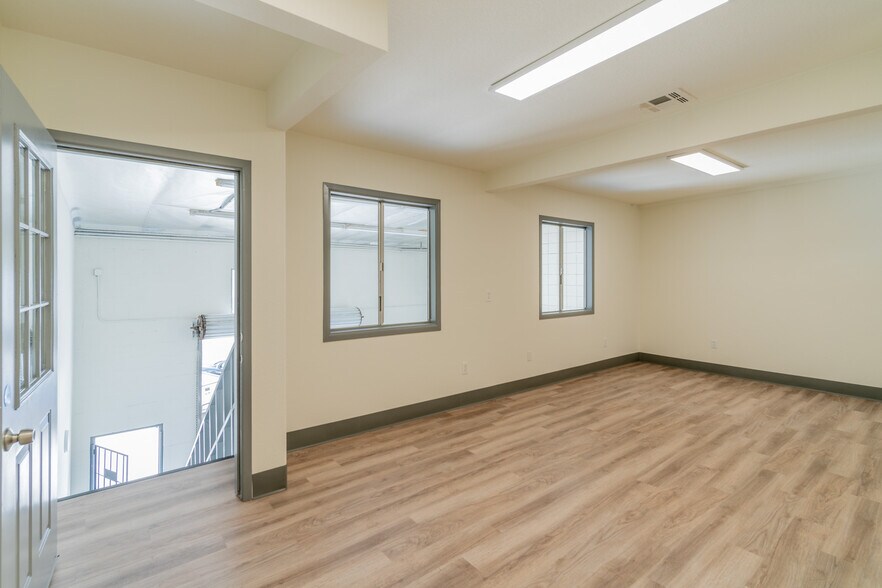 More Photos Of 138 Arena St, El Segundo Warehouse For Lease