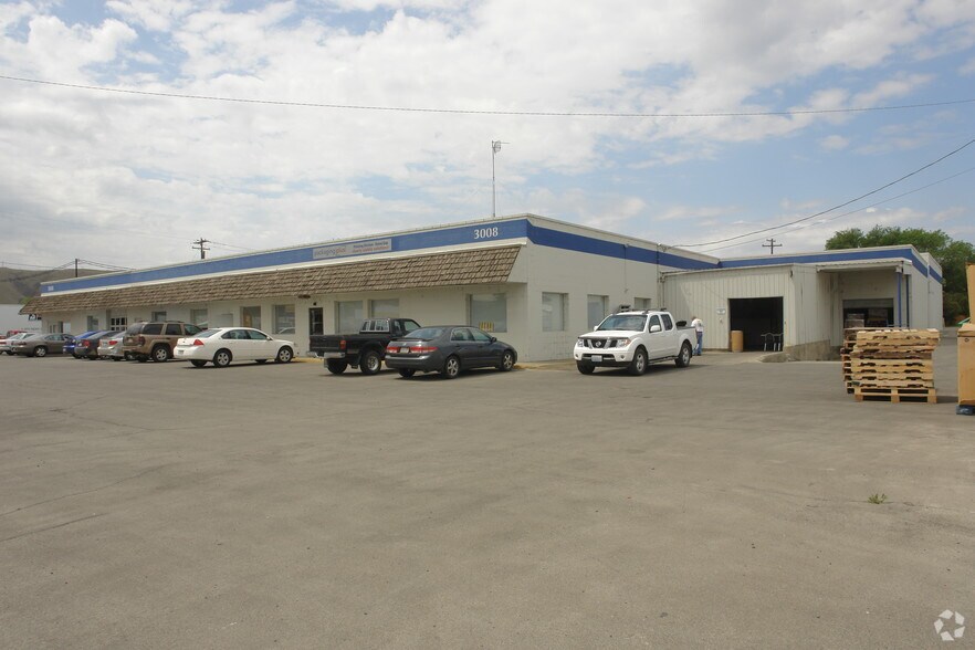 More Photos Of 3008 Main St, Union Gap Warehouse For Sale