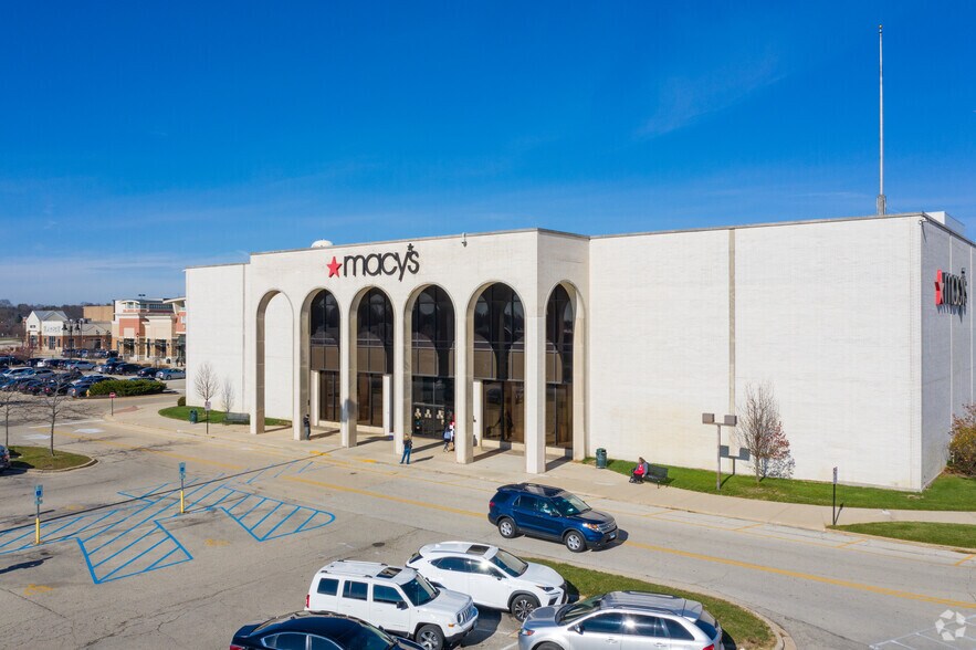 More Photos Of 7200 Harrison Ave, Rockford General Retail For Lease