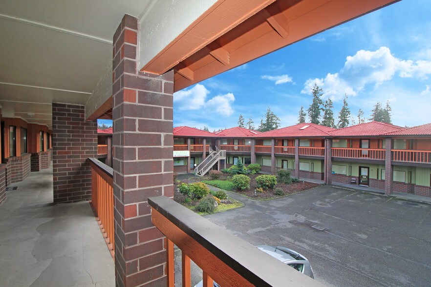 More Photos Of 18407 Pacific Ave S, Spanaway Office For Lease