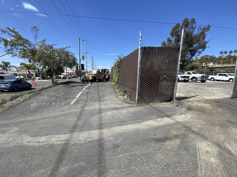 More Photos Of 7620 North Ave, Lemon Grove Service For Lease