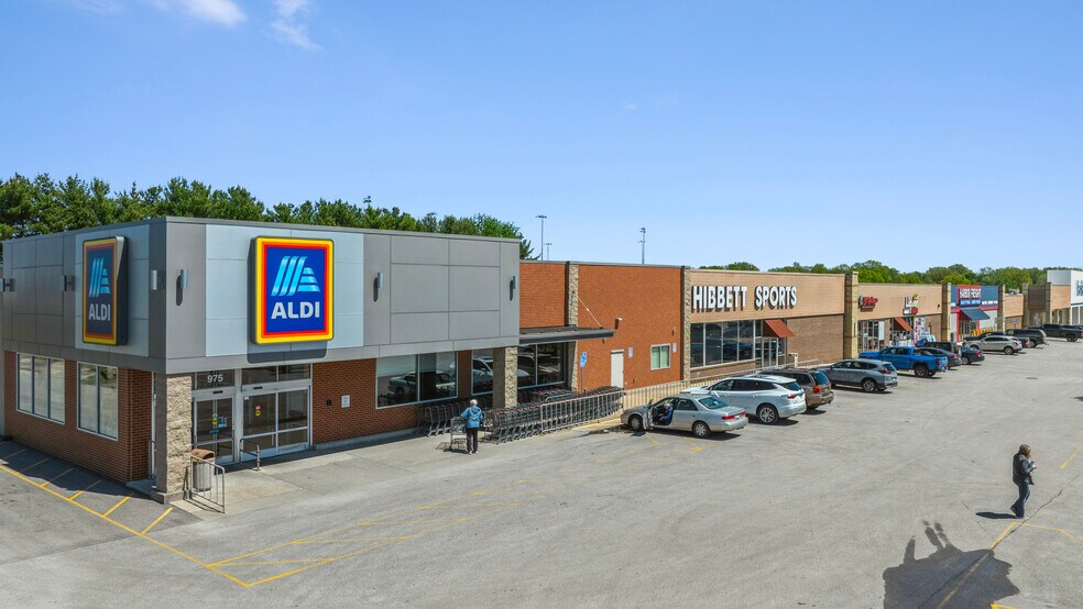 More Photos Of 895-975 W College St, Marshall Unknown For Lease