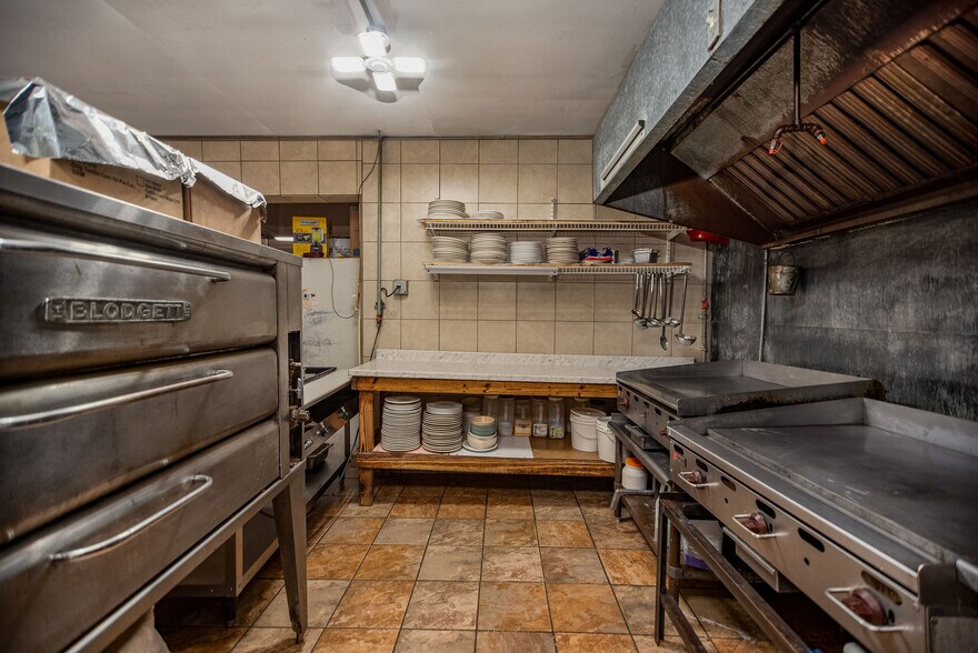 More Photos Of 421 N Virginia St, Port Lavaca Restaurant For Sale