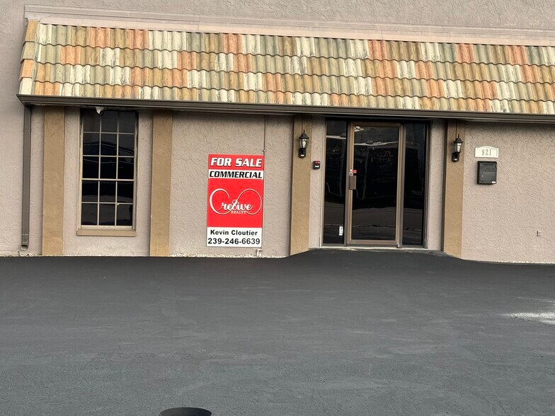 Primary Photo Of 921 SE 15th Ave, Cape Coral Industrial For Sale
