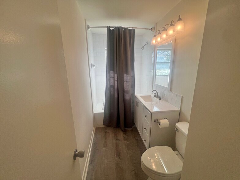 More Photos Of 409 W Washington St, Broken Arrow Land For Sale