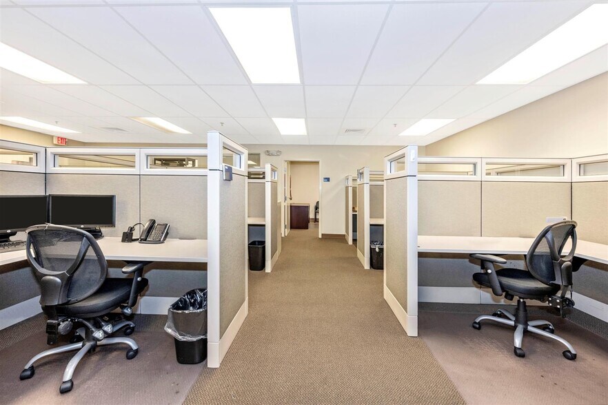 More Photos Of 7315-A Grove Rd, Frederick Warehouse For Lease