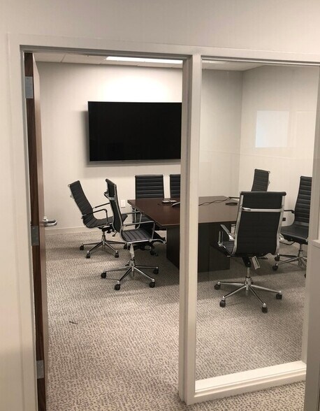 More Photos Of 5049 Edwards Ranch Rd, Fort Worth Coworking Space