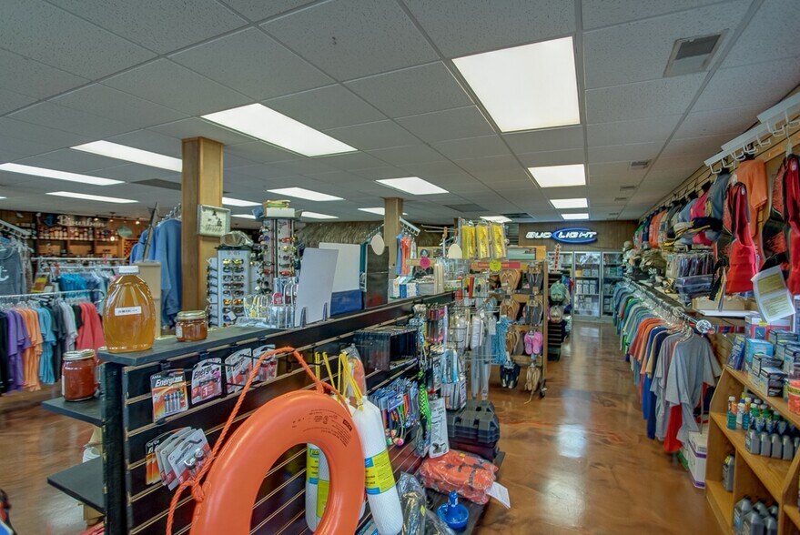 More Photos Of 215 W Water St, Grafton Marina For Sale