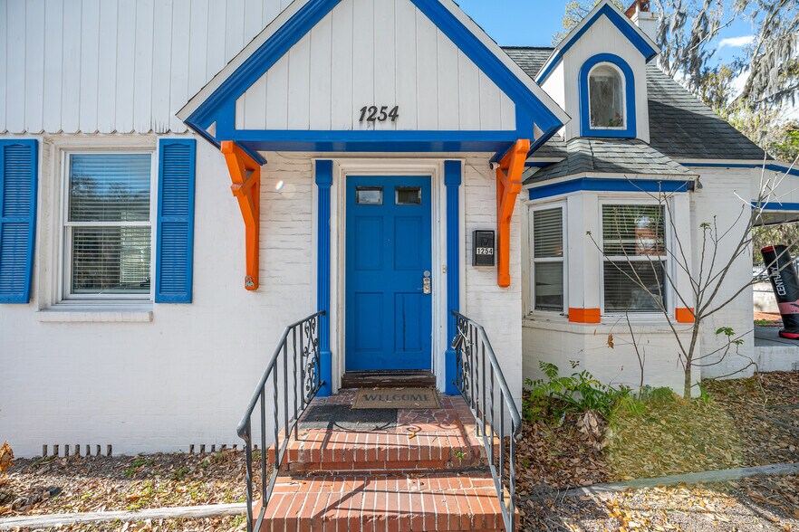 More Photos Of 949 SW 13th St, Gainesville Office Residential For Sale