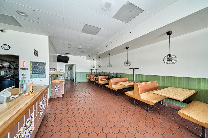 More Photos Of 5835 Bellflower Blvd Unit C, Lakewood Storefront For Lease