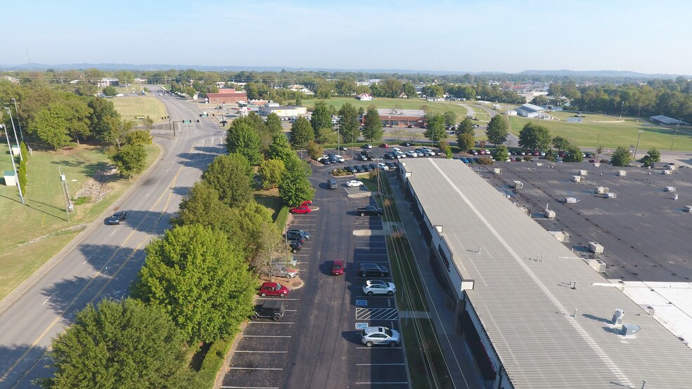 More Photos Of 179 Hancock St, Gallatin Storefront For Lease