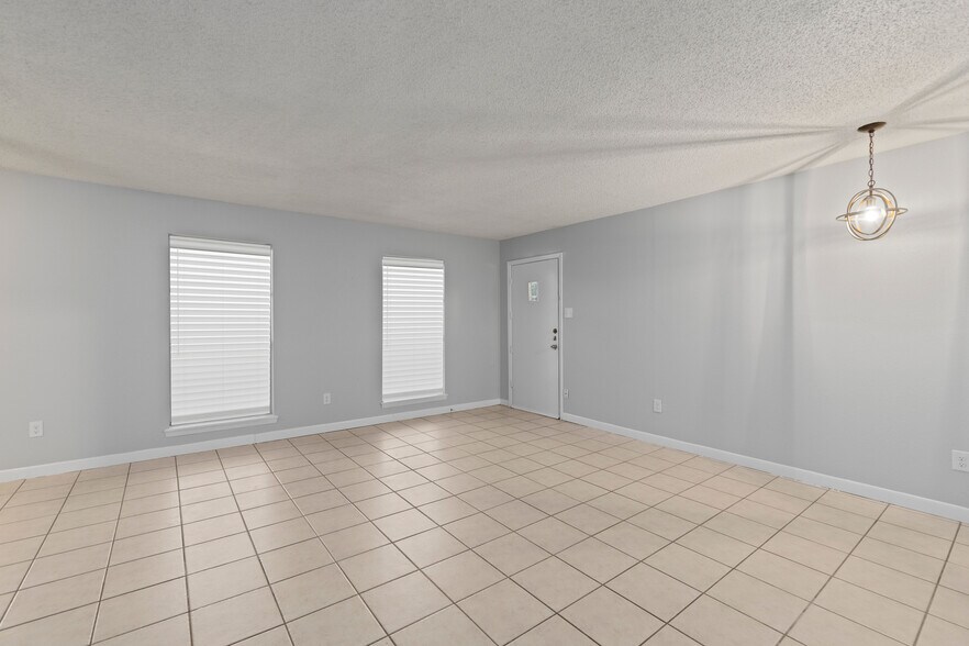 More Photos Of 1701 W McIntyre St, Edinburg Apartments For Sale