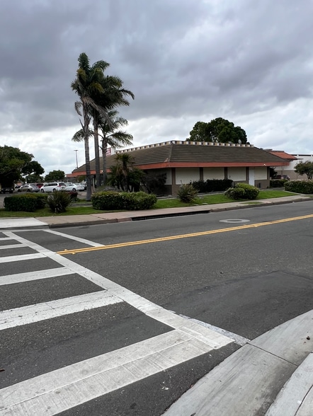 More Photos Of 1651 N Broadway, Santa Maria Restaurant For Lease