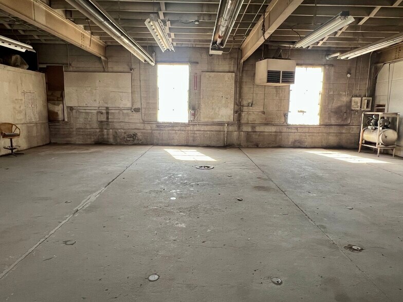 More Photos Of 524 Warren St, Thermopolis Industrial For Sale