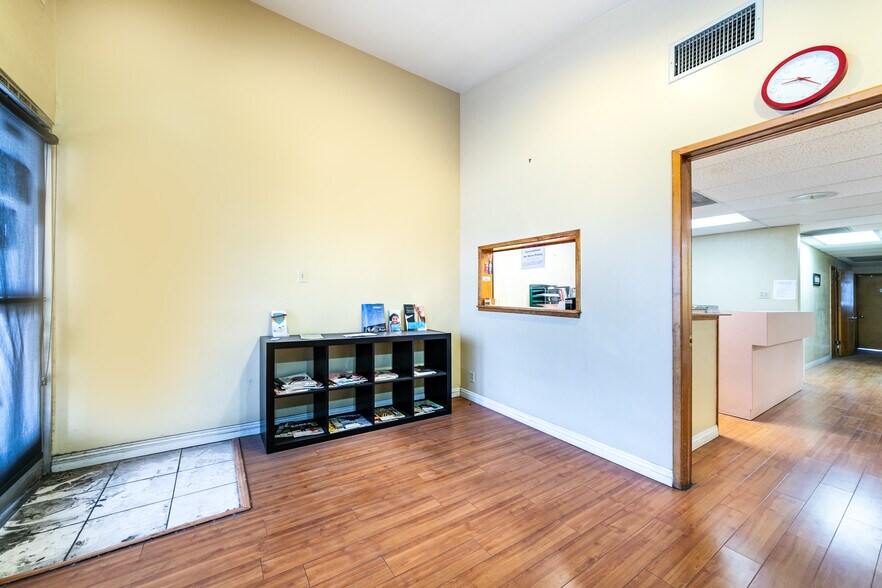 More Photos Of 13175 Paramount Blvd, South Gate Office For Sale