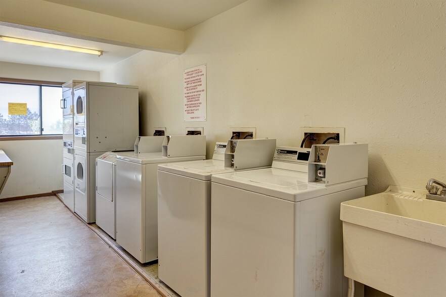 More Photos Of 2910-3002 17th Ave W, Williston Apartments For Sale